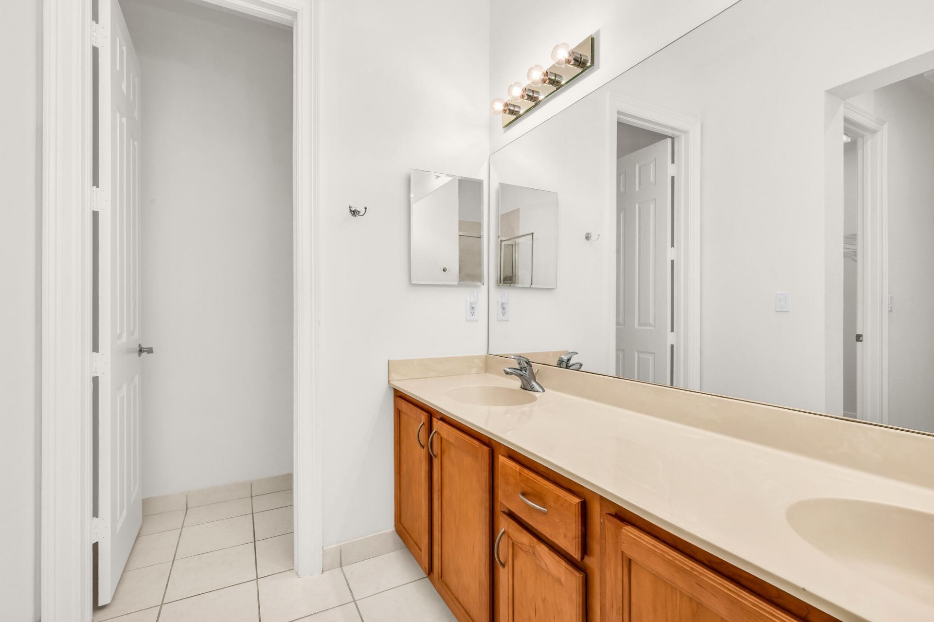650 Pacific Grove Drive, Unit 5, West Palm Beach, FL 33401 Photo