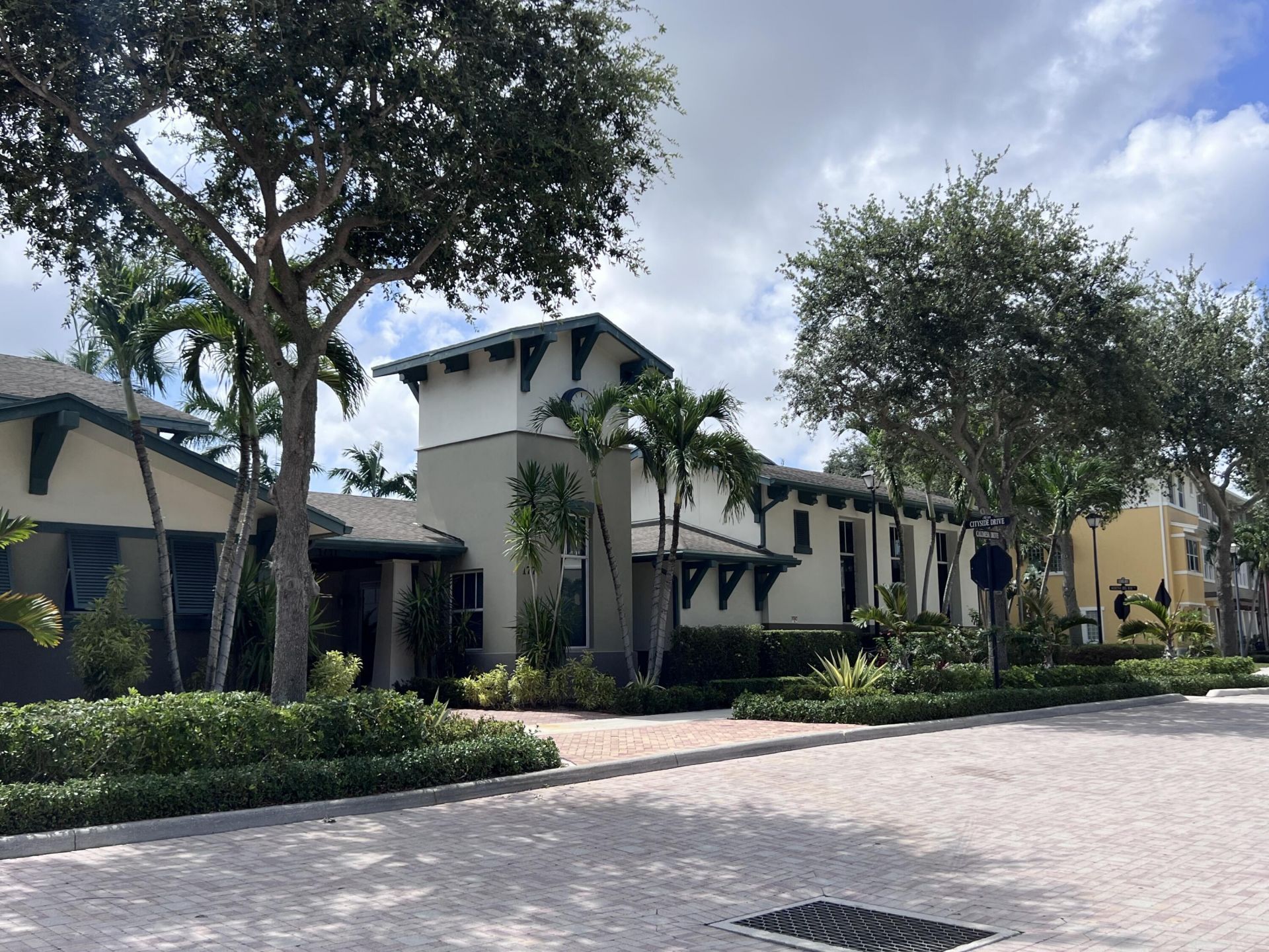 650 Pacific Grove Drive, Unit 5, West Palm Beach, FL 33401 Photo
