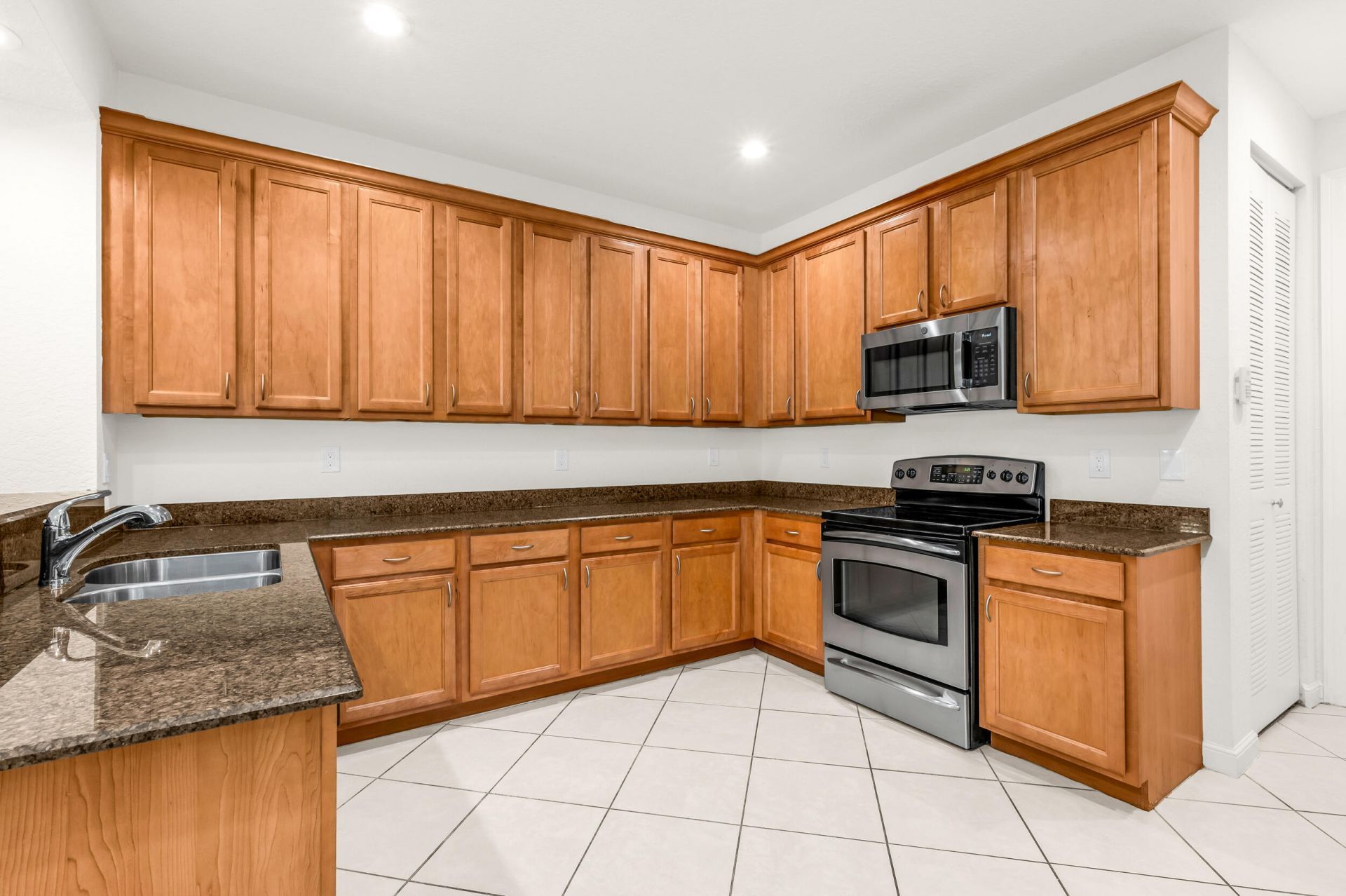 650 Pacific Grove Drive, Unit 5, West Palm Beach, FL 33401 Photo