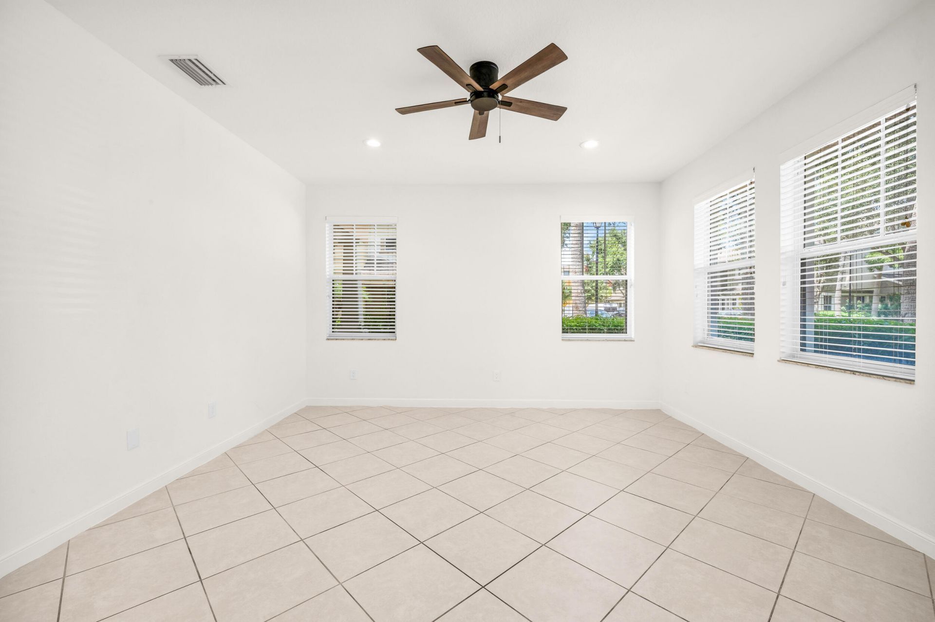 650 Pacific Grove Drive, Unit 5, West Palm Beach, FL 33401 Photo