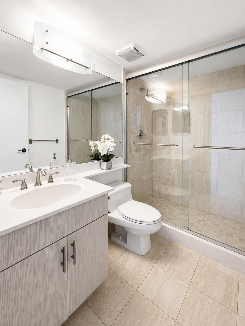 3600 Mystic Pointe Drive, Unit 608, Aventura, FL 33180 Photo