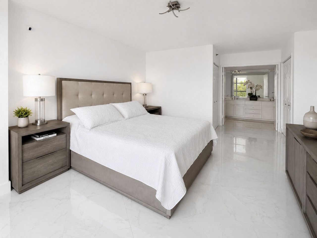 3600 Mystic Pointe Drive, Unit 608, Aventura, FL 33180 Photo