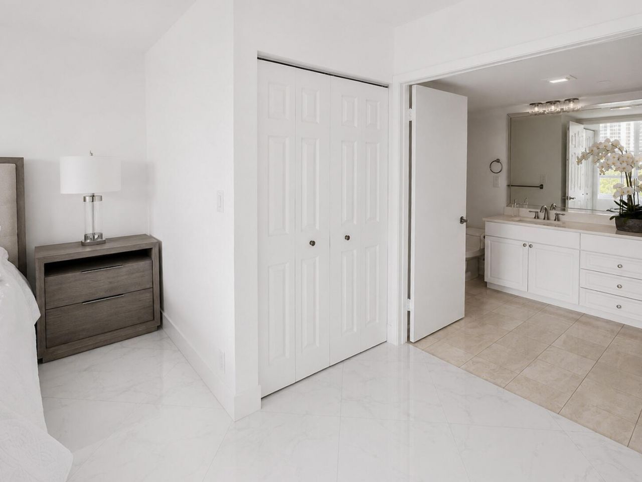 3600 Mystic Pointe Drive, Unit 608, Aventura, FL 33180 Photo