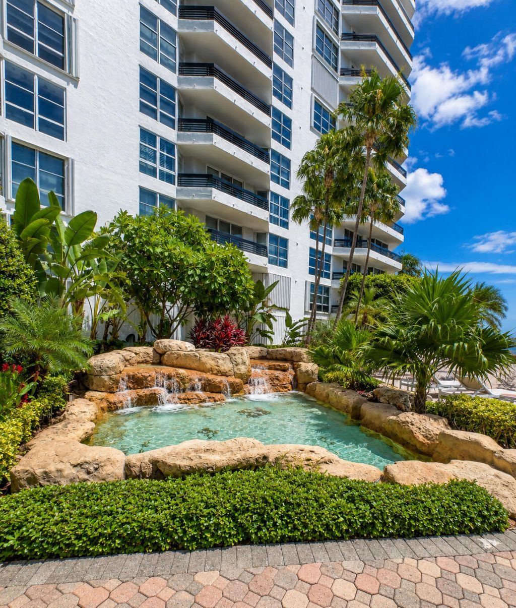 3600 Mystic Pointe Drive, Unit 608, Aventura, FL 33180 Photo