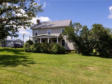 2371 Telephone Road, Le Roy, NY 14482