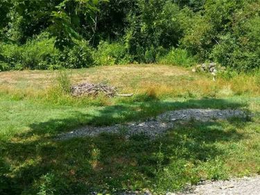 Meadowbrook Parkway N, Hamburg, NY 14075