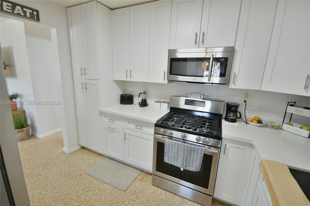 8350 SW 12th Ter, Miami, FL 33144 Photo