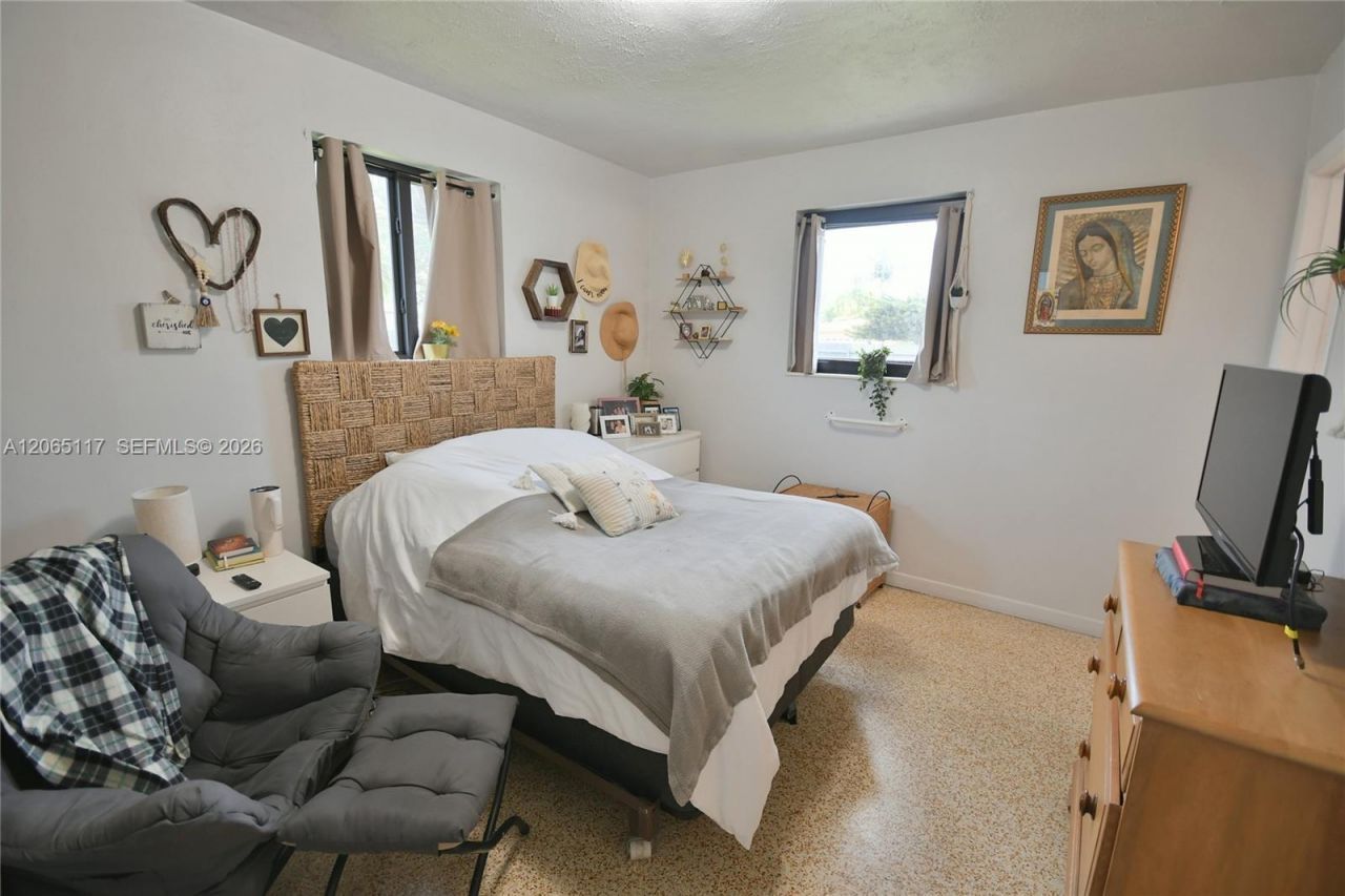 8350 SW 12th Ter, Miami, FL 33144 Photo