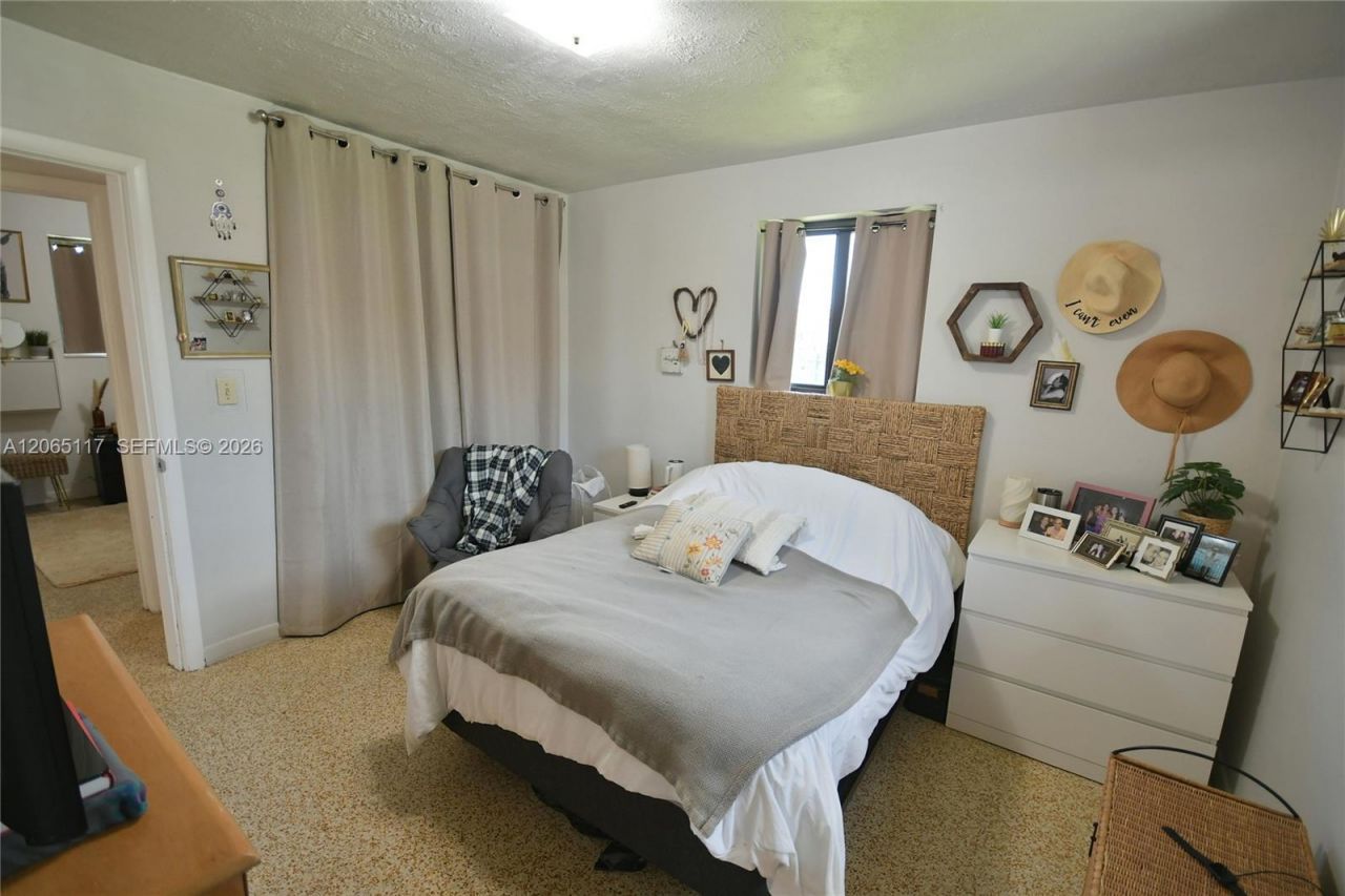 8350 SW 12th Ter, Miami, FL 33144 Photo