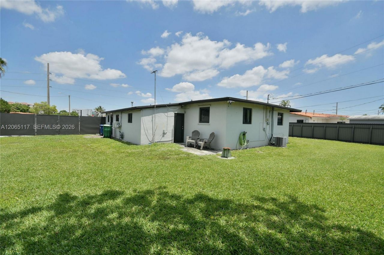 8350 SW 12th Ter, Miami, FL 33144 Photo