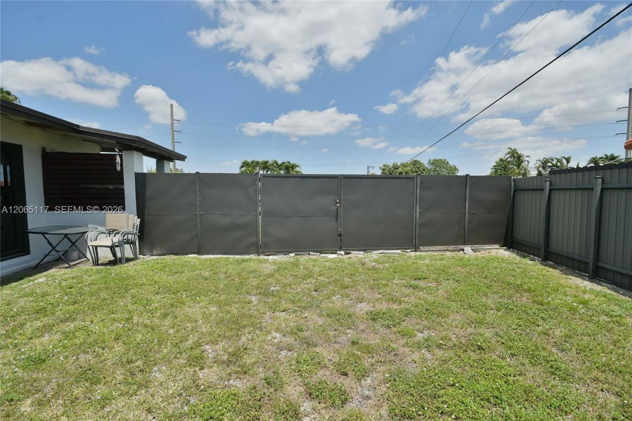 8350 SW 12th Ter, Miami, FL 33144 Photo