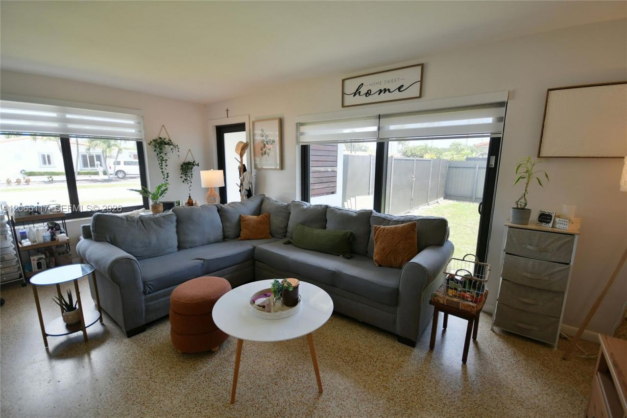8350 SW 12th Ter, Miami, FL 33144 Photo