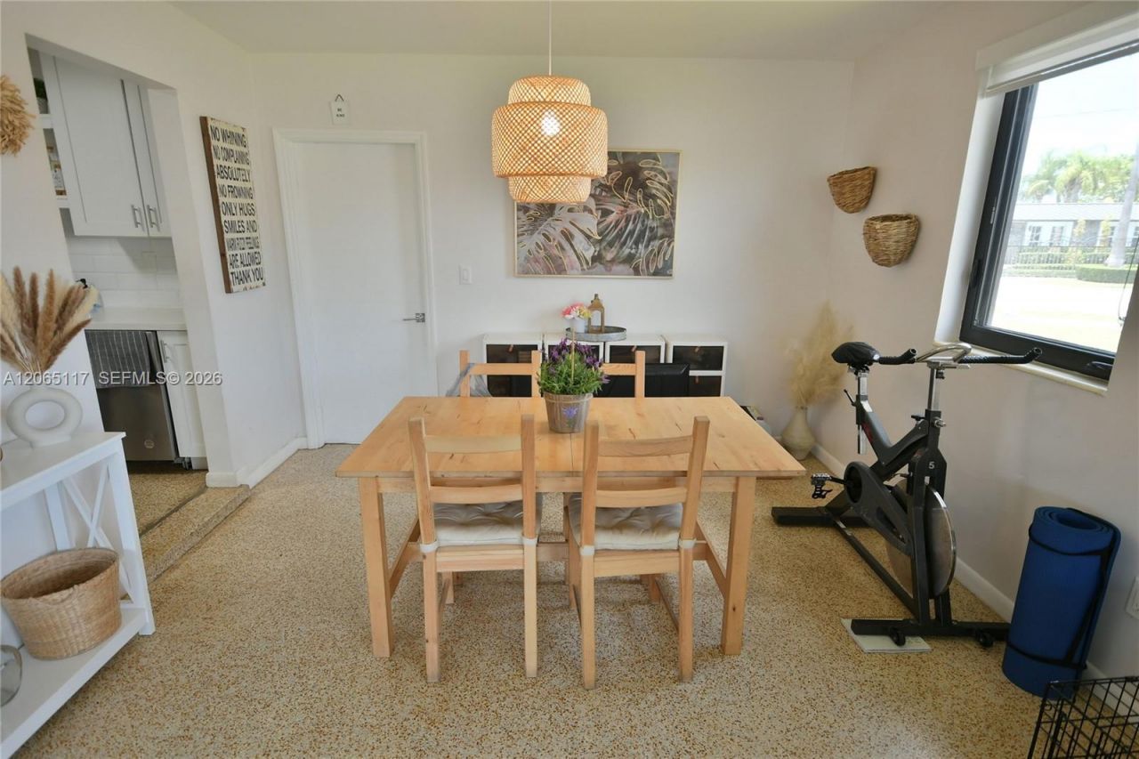 8350 SW 12th Ter, Miami, FL 33144 Photo