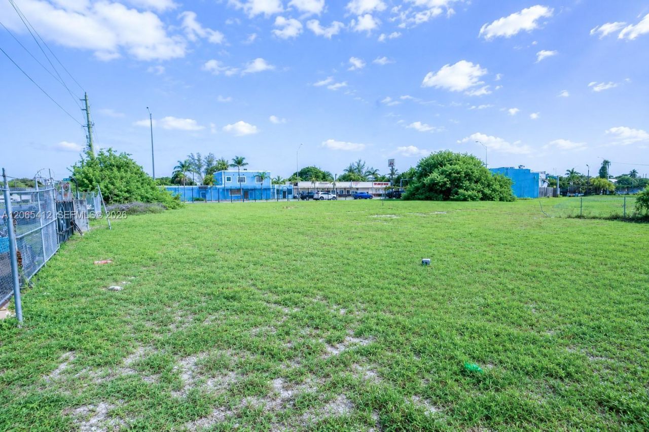 2230 NW 76th St , Miami, FL 33147 Photo