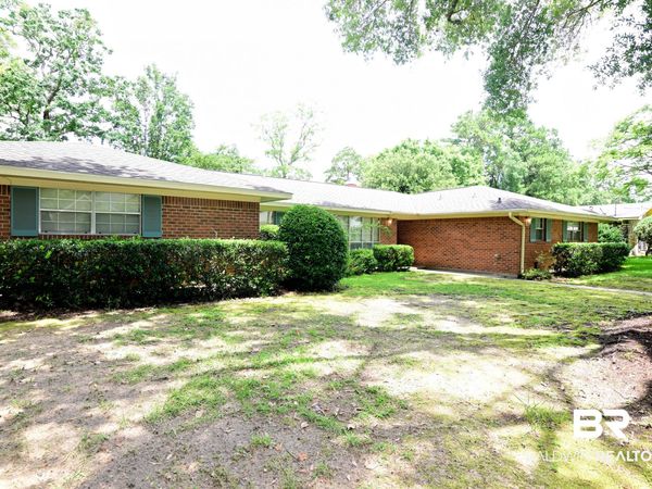 69 Paddock Dr, Fairhope, AL 36532