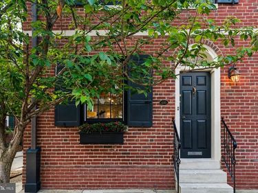 1110 WAVERLY STREET, PHILADELPHIA, PA 19147