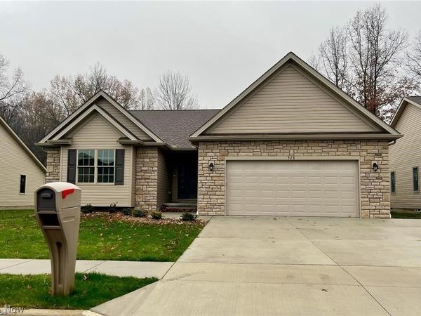536 Parkside Drive , Niles, OH 44446