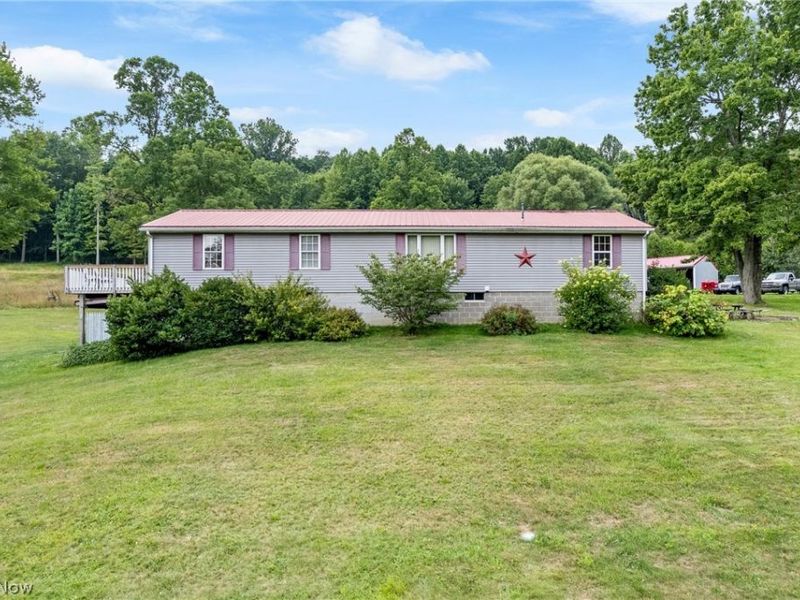 6737 Maplehurst Avenue SE, East Sparta, OH 44626 Photo 1