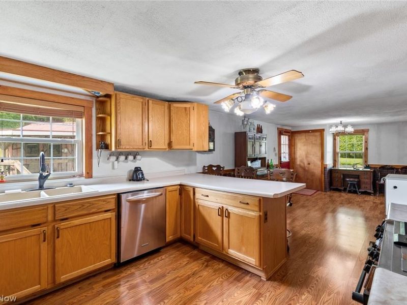 6737 Maplehurst Avenue SE, East Sparta, OH 44626 Photo 10