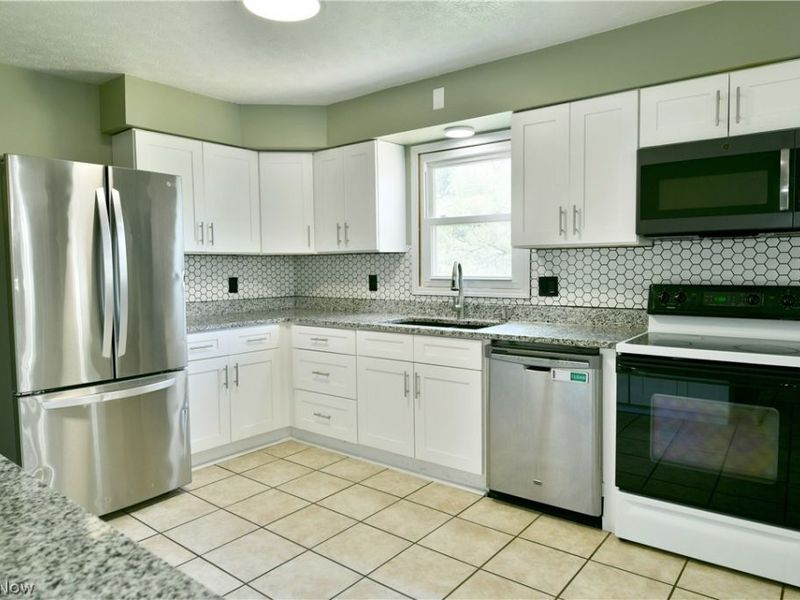 5794 Merwin Chase Road, Brookfield, OH 44403 Photo 10