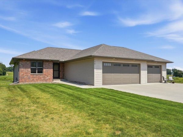 148 Medinah Circle W, Lake City, MN 55041