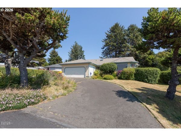 989 NW ESTATE DR, Seal Rock, OR 97376