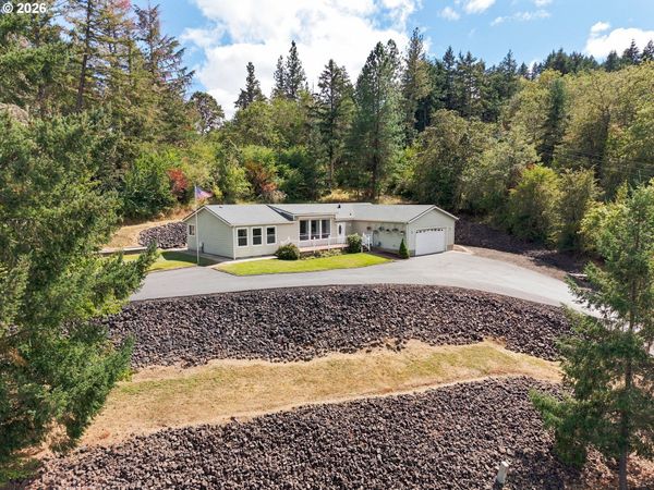 2135 SOUTHSIDE RD, Sutherlin, OR 97479