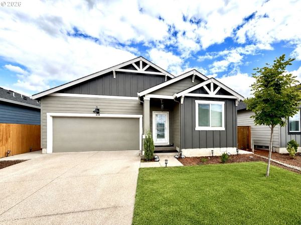 438 Greencrest NE ST, Salem, OR 97301