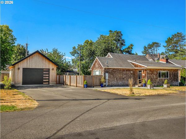 641 2ND ST, Gearhart, OR 97138