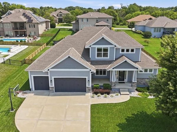 4333 SE Trotter Drive, Lee's Summit, MO 64082