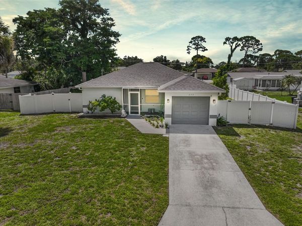 879 NANTUCKET ROAD , VENICE, FL 34293