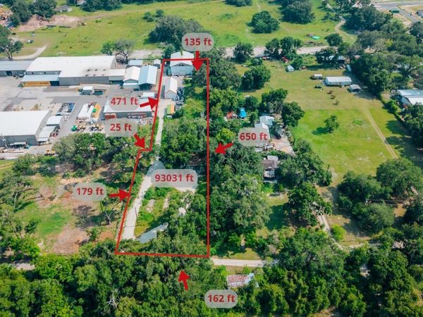 3350 4TH STREET, OKAHUMPKA, FL 34762