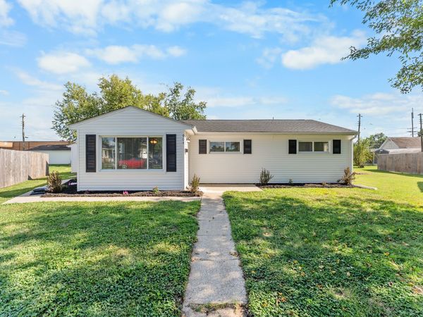 904 Twin Circle Drive, Seymour, IN 47274