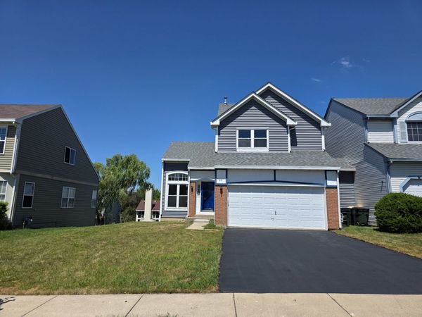24 E Honeysuckle Drive , Round Lake Beach, IL 60073