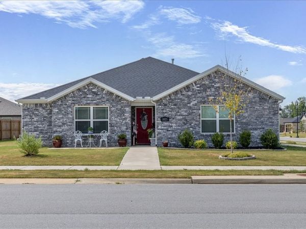 1025 Domingo Avenue , Lowell, AR 72745