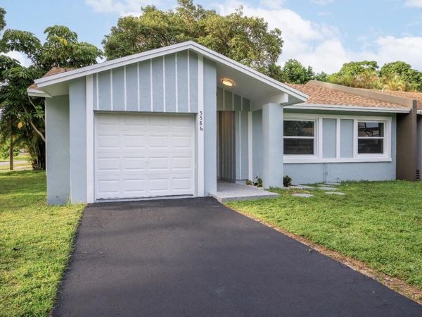 5586 N LAKEWOOD Circle, Unit A, Margate, FL 33063