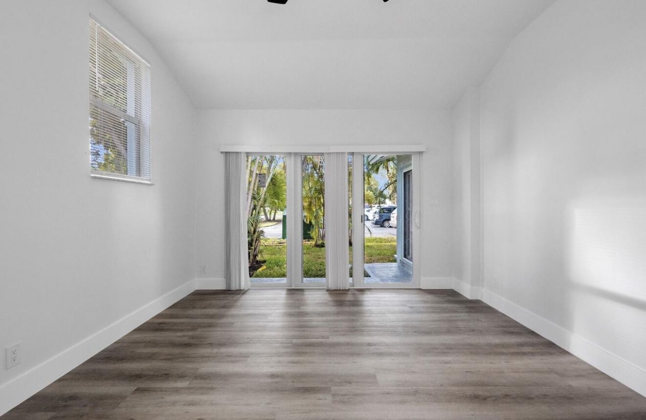 5586 N Lakewood Circle, Unit A, Margate, FL 33063 Photo