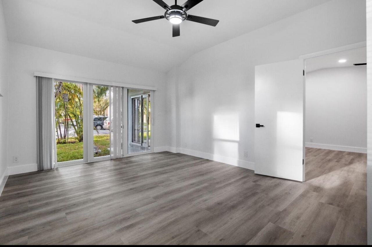 5586 N Lakewood Circle, Unit A, Margate, FL 33063 Photo