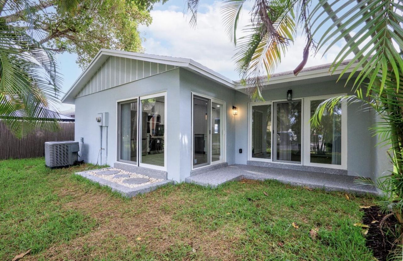 5586 N Lakewood Circle, Unit A, Margate, FL 33063 Photo
