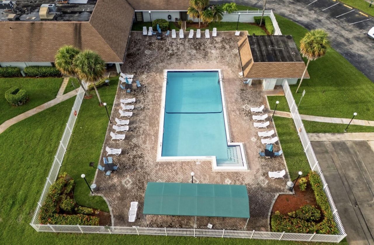 5586 N Lakewood Circle, Unit A, Margate, FL 33063 Photo