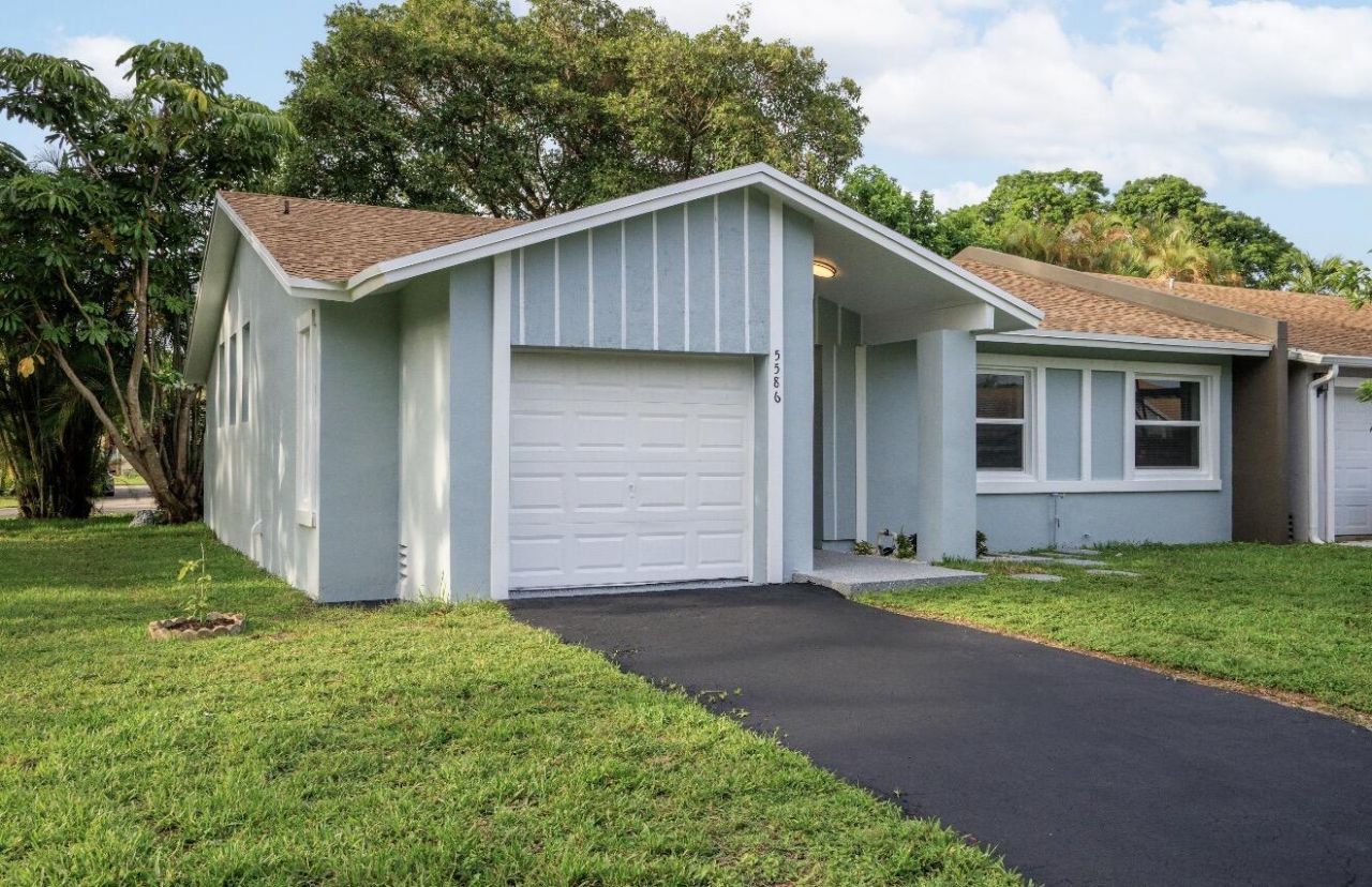 5586 N Lakewood Circle, Unit A, Margate, FL 33063 Photo