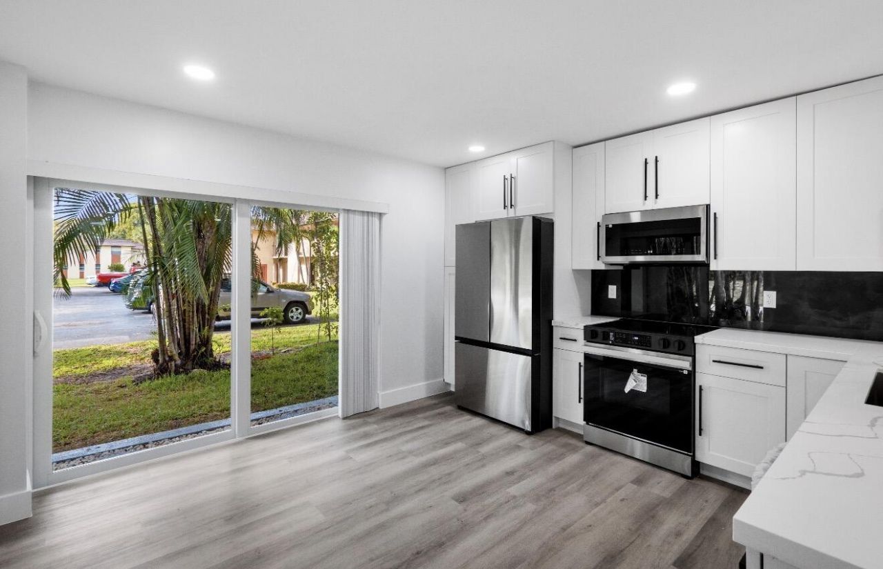 5586 N Lakewood Circle, Unit A, Margate, FL 33063 Photo