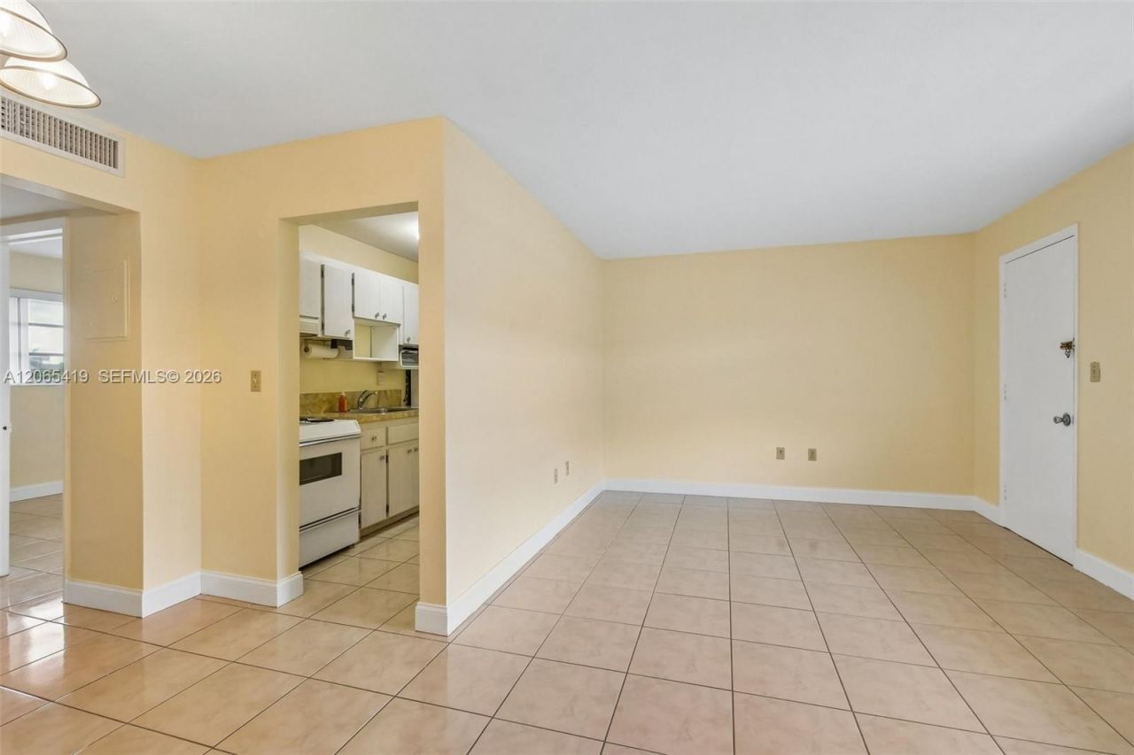 3881 W Flagler St , Unit 316, Miami, FL 33134 Photo