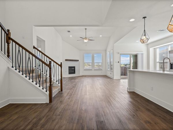 545 Elm Green ST, Hutto, TX 78634