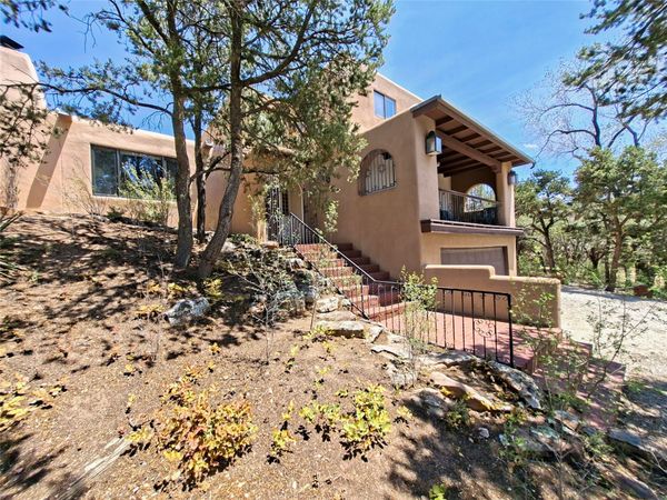 117 Vista Hermosa Street , Santa Fe, NM 87501