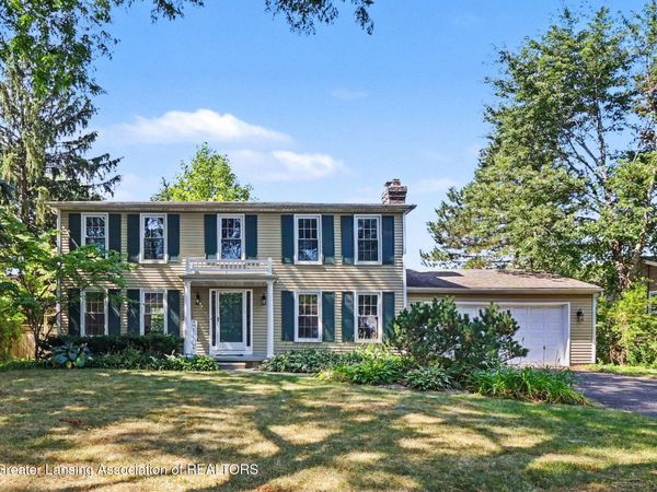 1131 Hillgate Way, Lansing, MI 48912