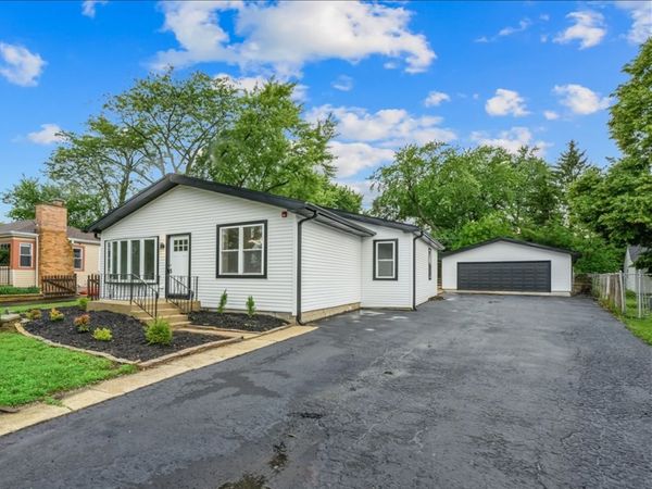 18172 W Twin Lakes Boulevard , Grayslake, IL 60030