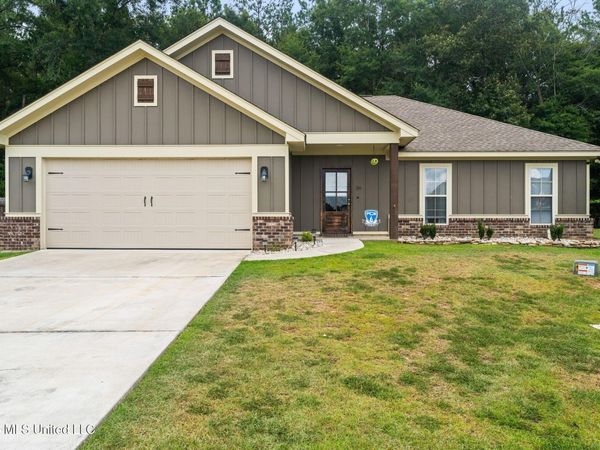 38 E Locust , Sumrall, MS 39482
