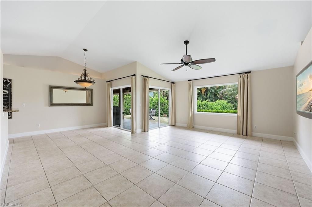 1073 N Alhambra Cir, Naples, FL 34103 Photo