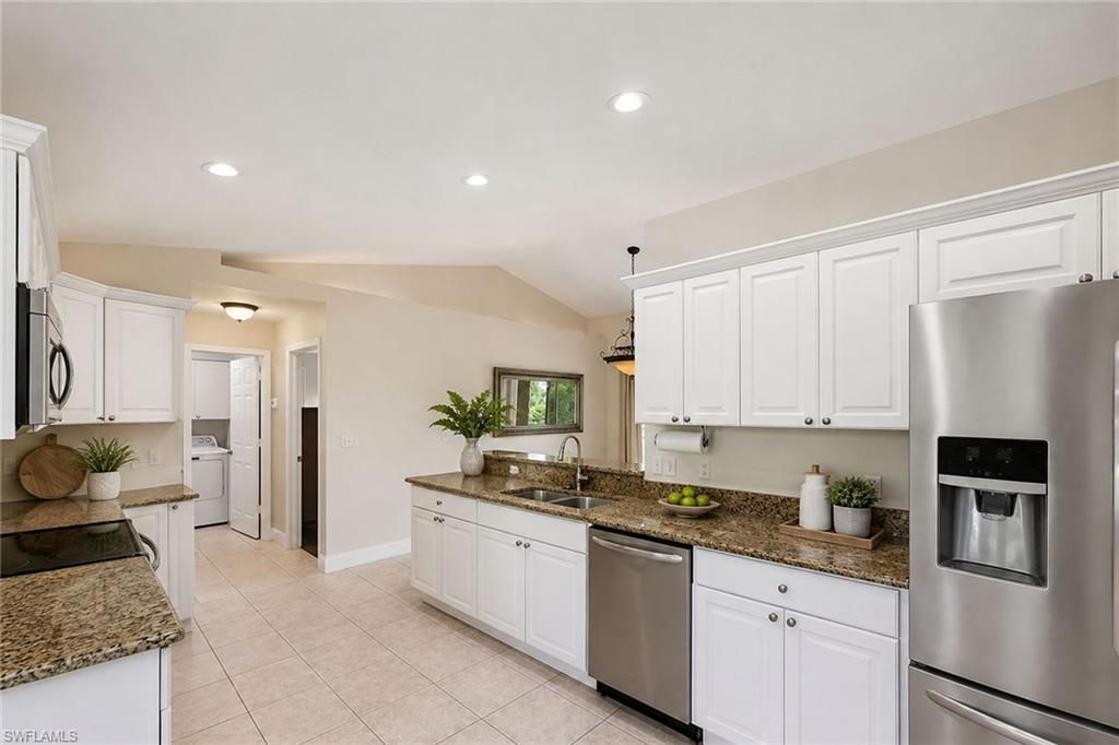 1073 N Alhambra Cir, Naples, FL 34103 Photo